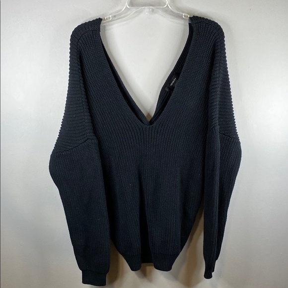 Women's V-Neck Sweater - Black - Picture 4 of 8